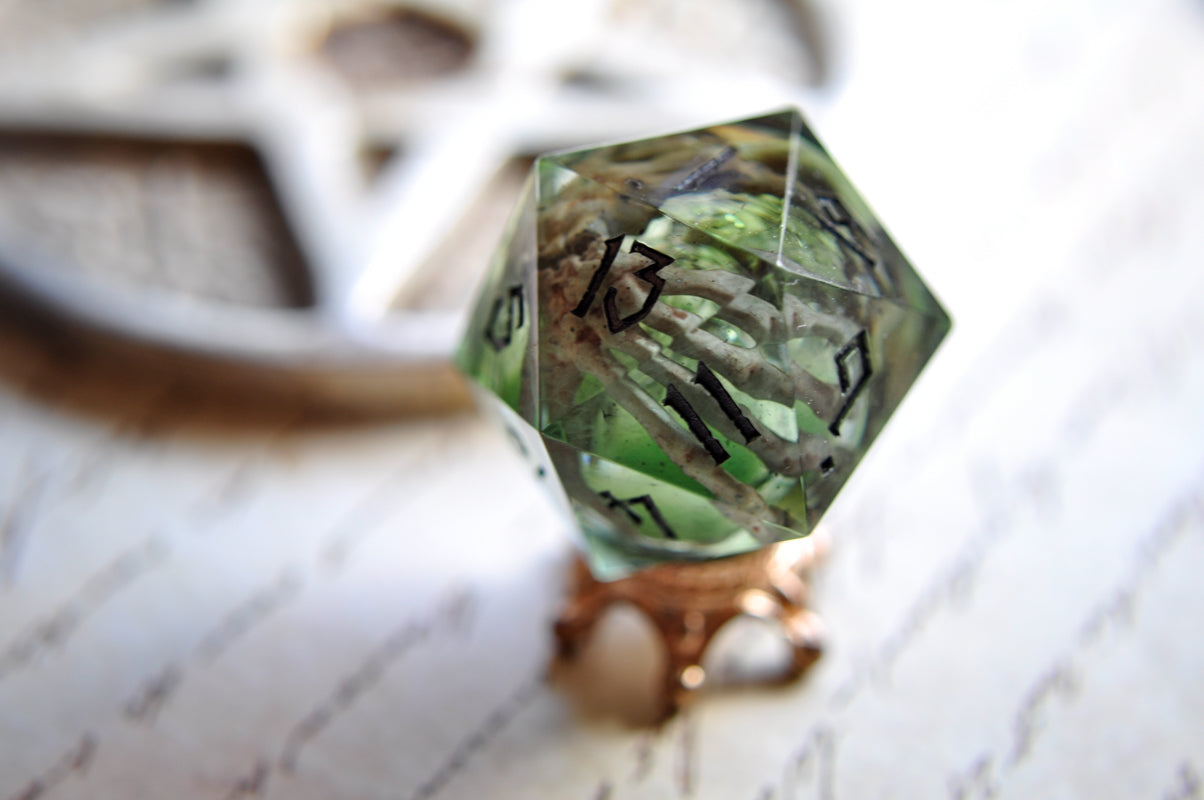 The Grim Sight Gift Single D20