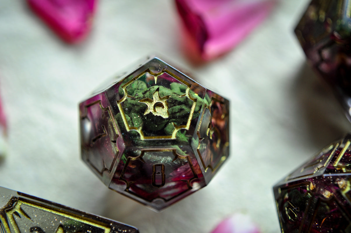 Beneath the Roses 7pc Dice Set
