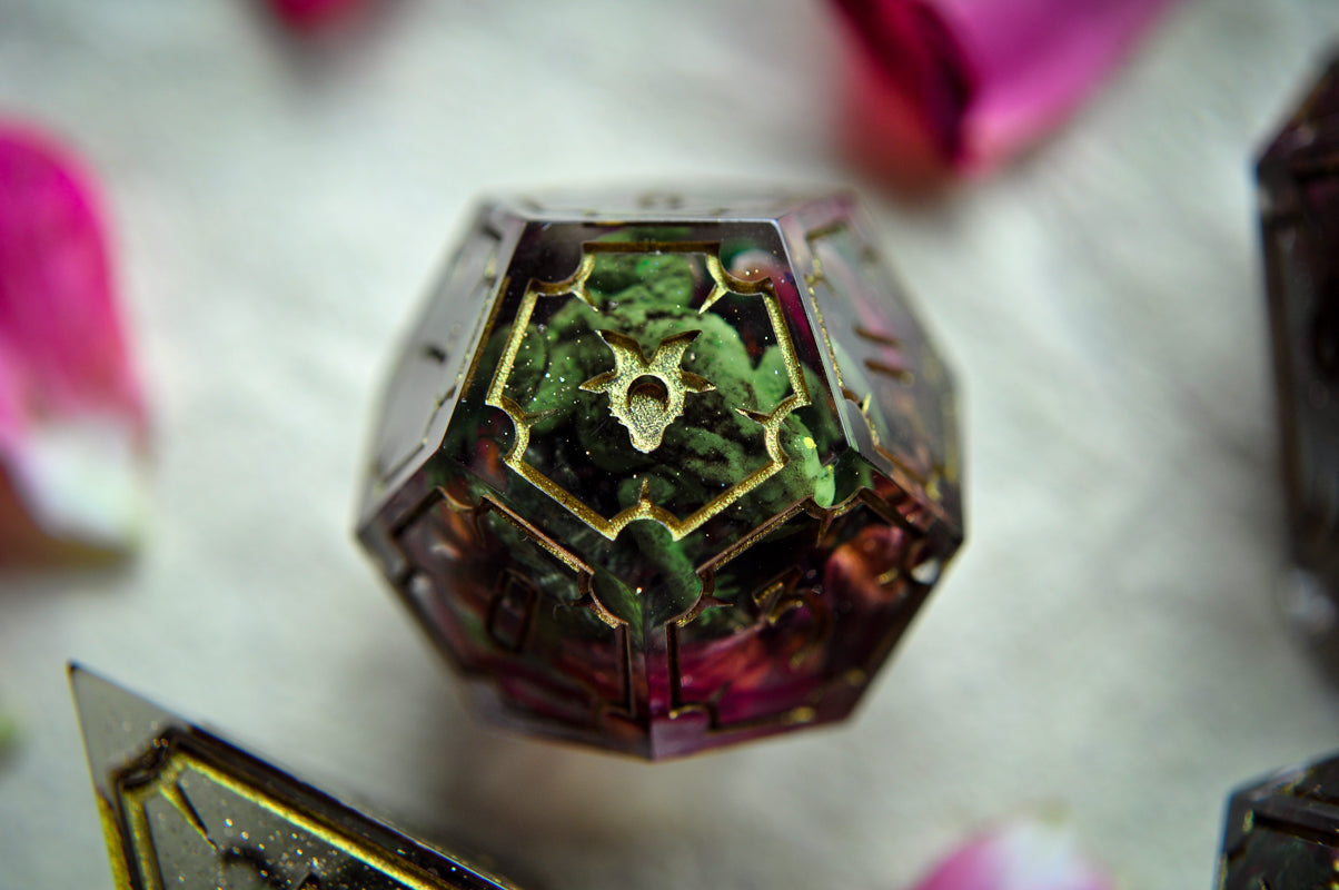 Beneath the Roses 7pc Dice Set