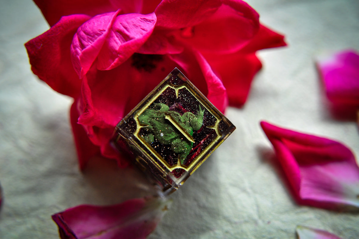 Beneath the Roses 7pc Dice Set