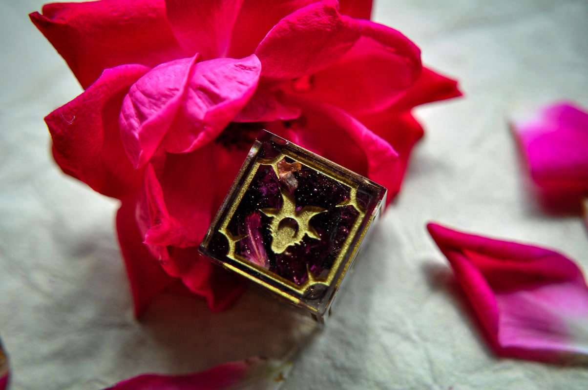 Beneath the Roses 7pc Dice Set