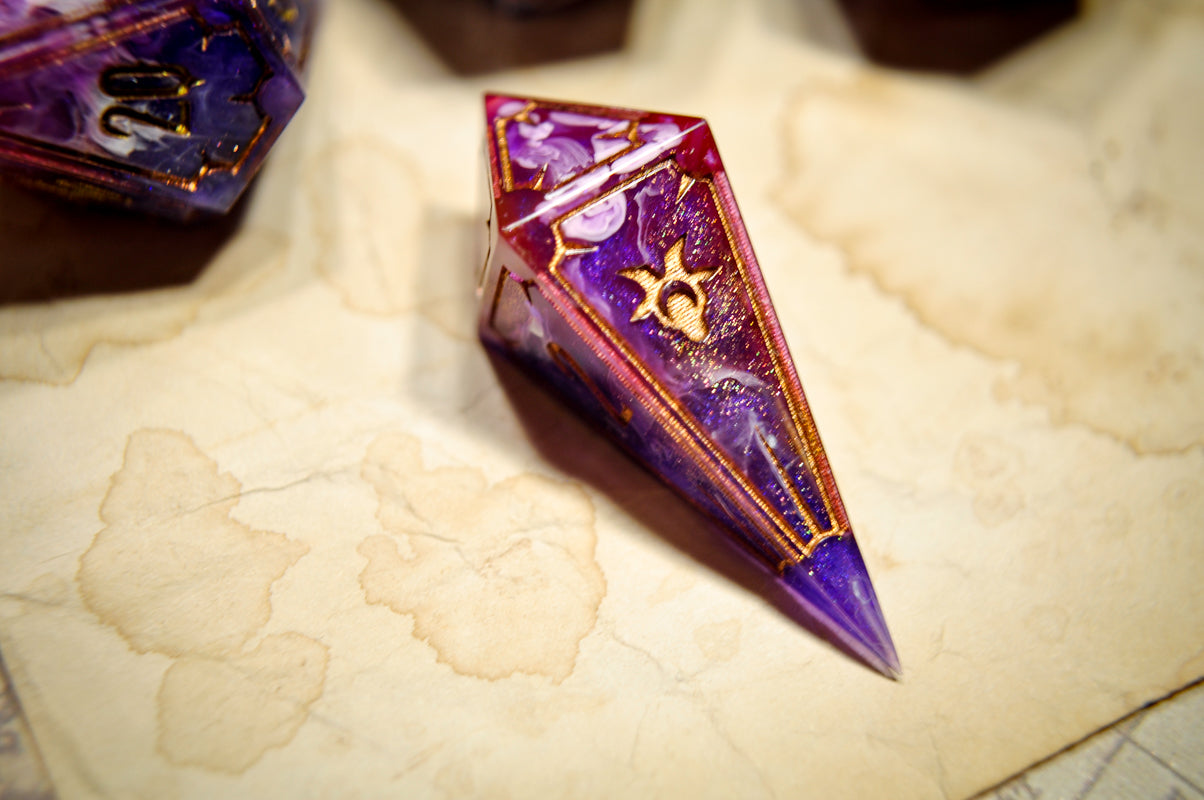 The Weavebound Champion 7pc Dice Set