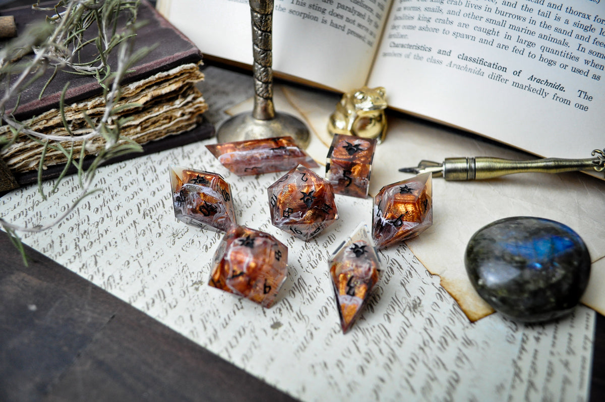 Conjuration 7pc Dice Set