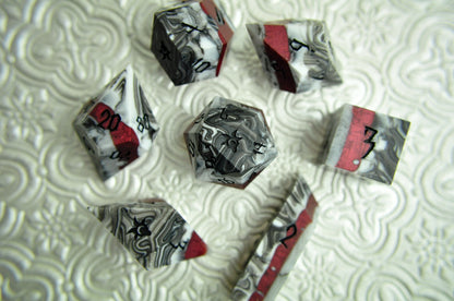 Mount Tharuun 7pc Matte Dice Set