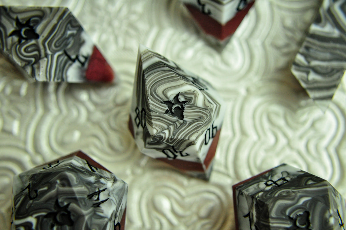 Mount Tharuun 7pc Matte Dice Set
