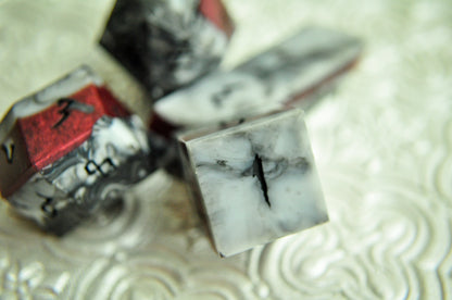 Mount Tharuun 7pc Matte Dice Set