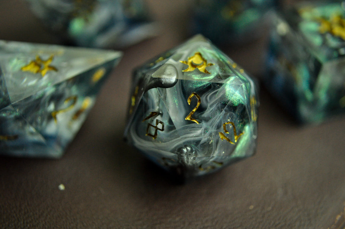 Far Passage 7pc Dice Set
