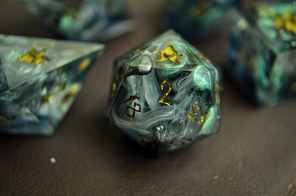 Far Passage 7pc Dice Set