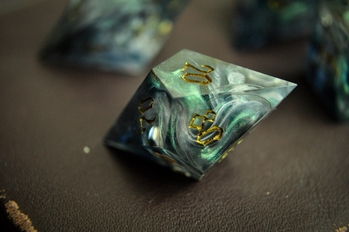 Far Passage 7pc Dice Set