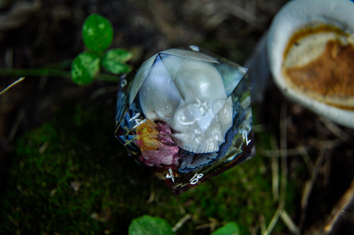 Be Like the Pearl, Girl Chonk D20