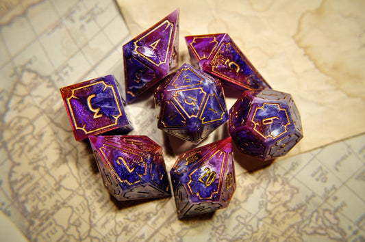 The Weavebound Champion 7pc Dice Set