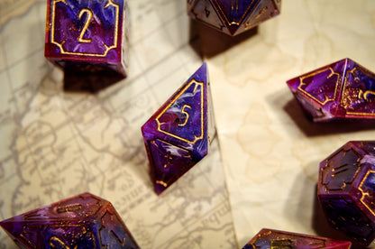 The Weavebound Champion 7pc Dice Set